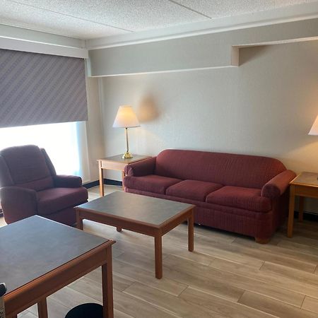 Days Inn & Suites By Wyndham Arlington Heights Dış mekan fotoğraf
