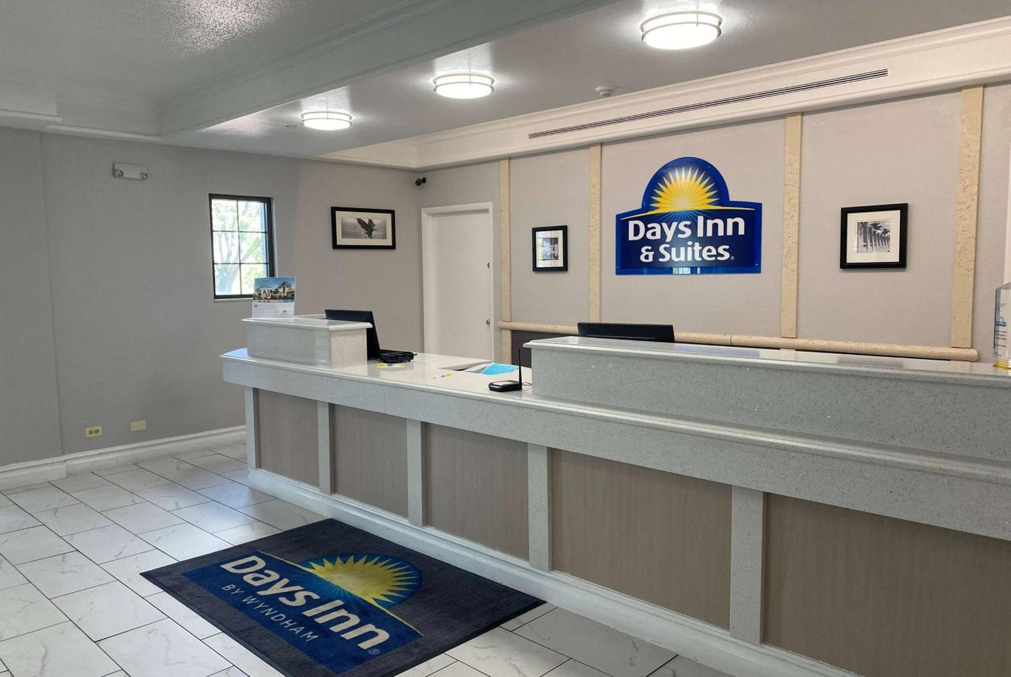 Days Inn & Suites By Wyndham Arlington Heights Dış mekan fotoğraf