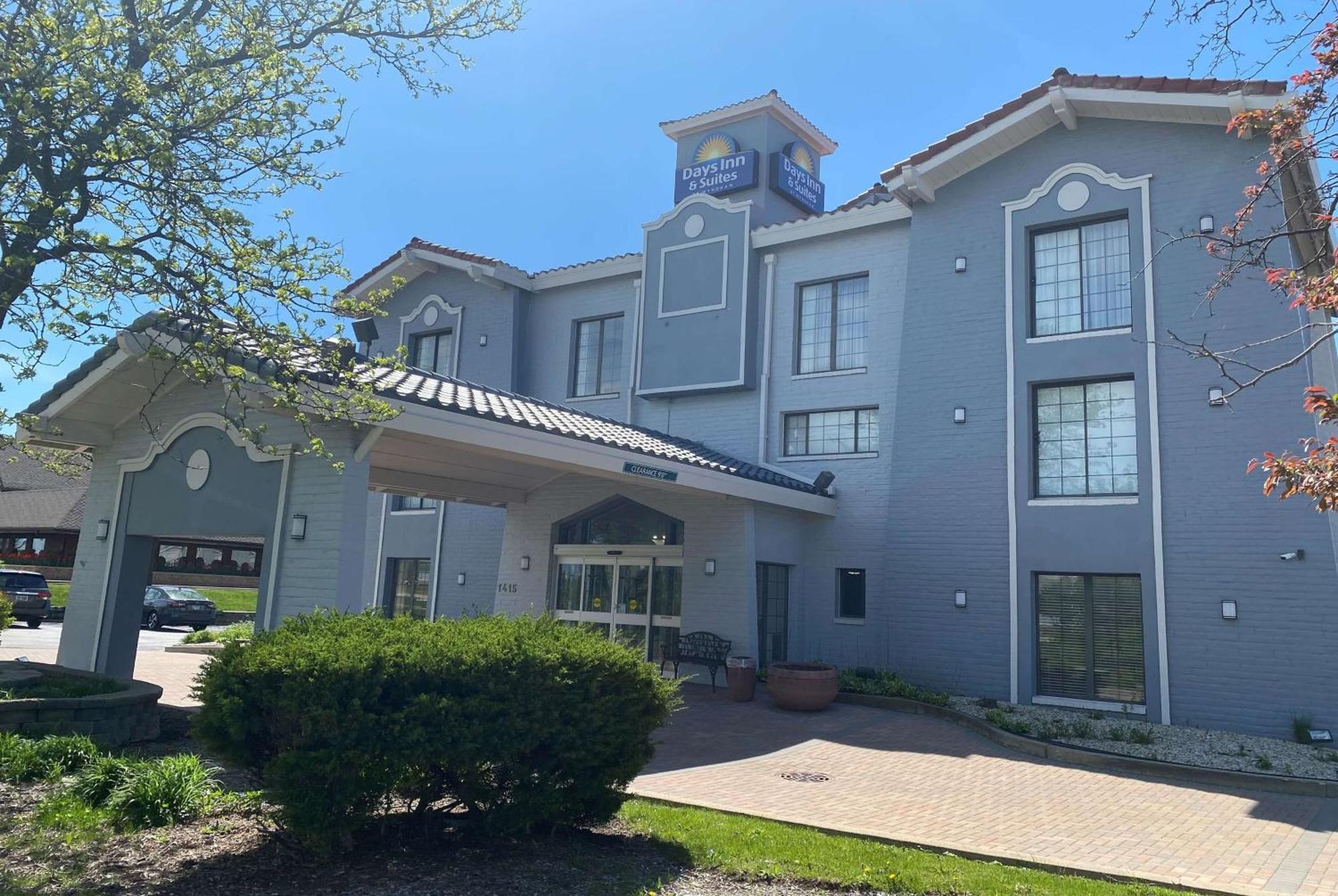 Days Inn & Suites By Wyndham Arlington Heights Dış mekan fotoğraf