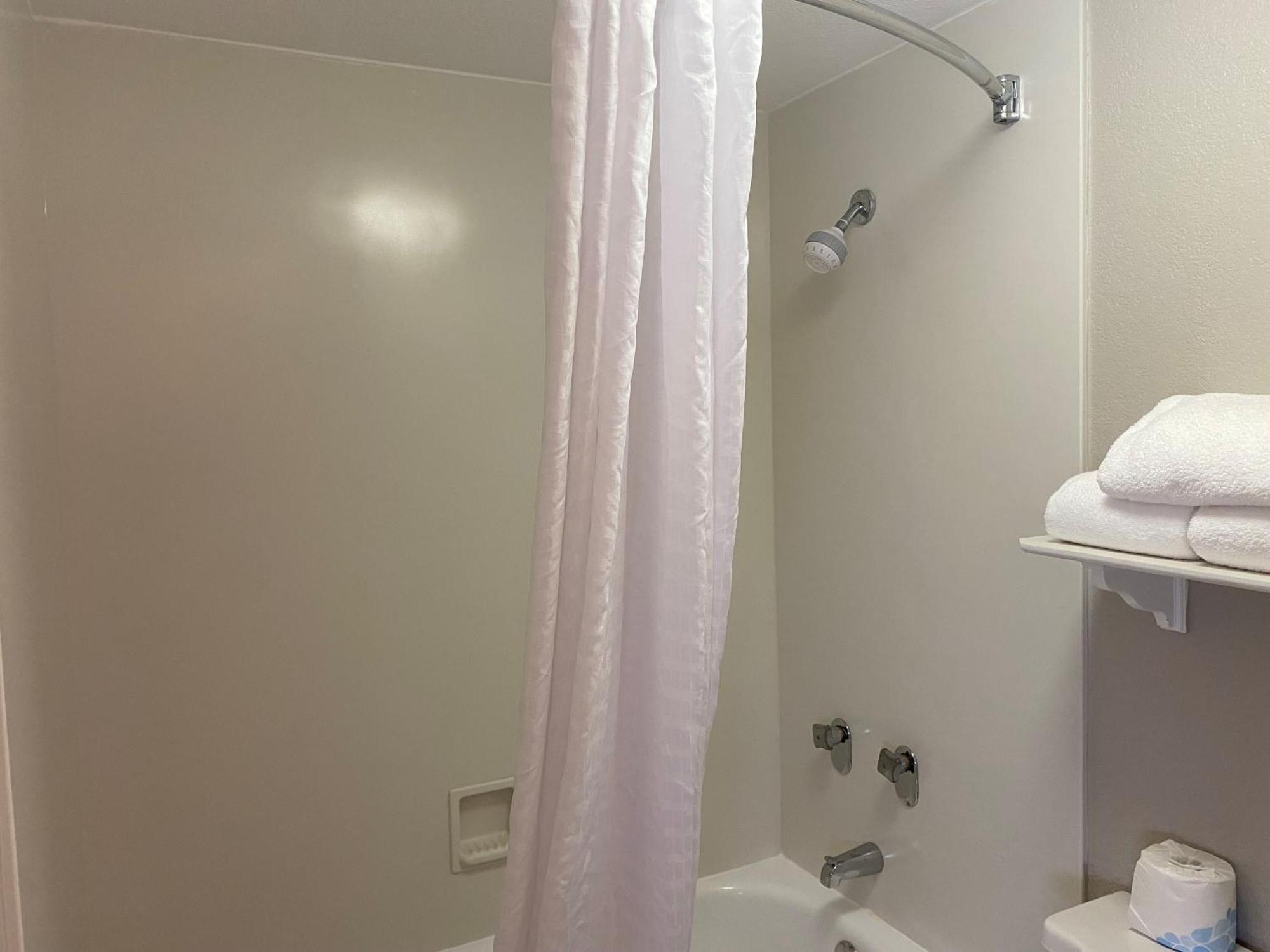 Days Inn & Suites By Wyndham Arlington Heights Dış mekan fotoğraf