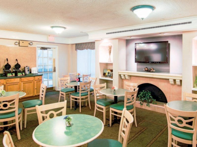 Days Inn & Suites By Wyndham Arlington Heights Dış mekan fotoğraf