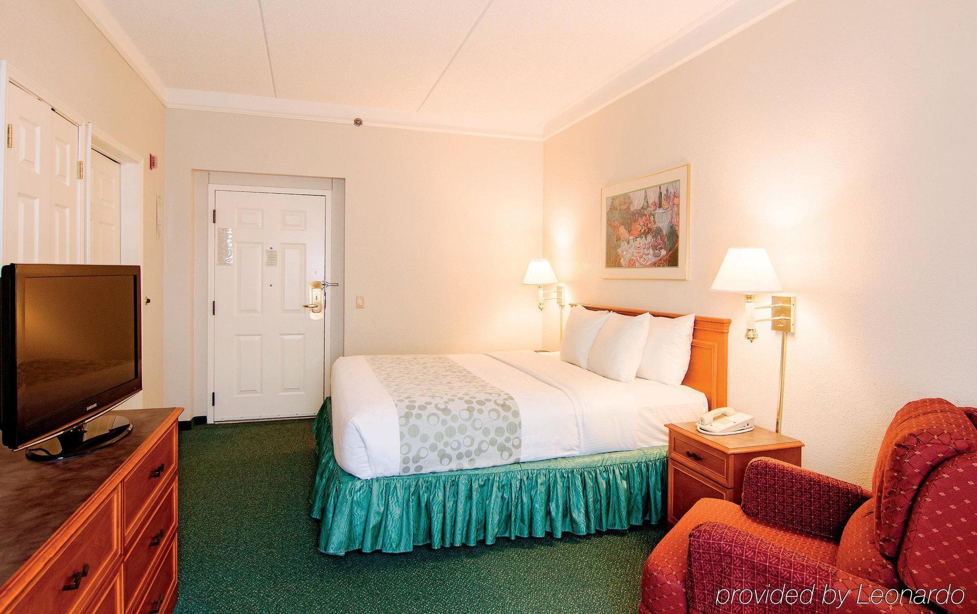 Days Inn & Suites By Wyndham Arlington Heights Dış mekan fotoğraf