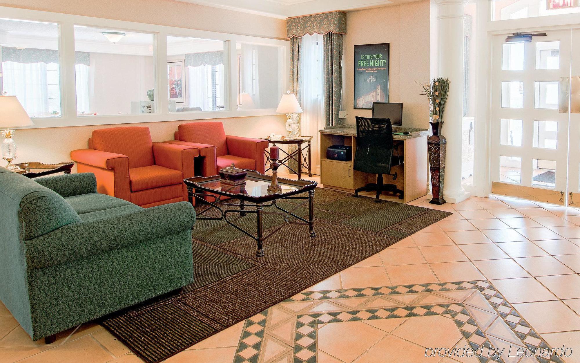 Days Inn & Suites By Wyndham Arlington Heights Dış mekan fotoğraf
