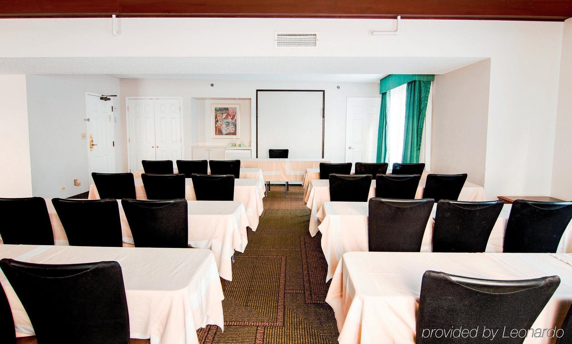 Days Inn & Suites By Wyndham Arlington Heights Dış mekan fotoğraf