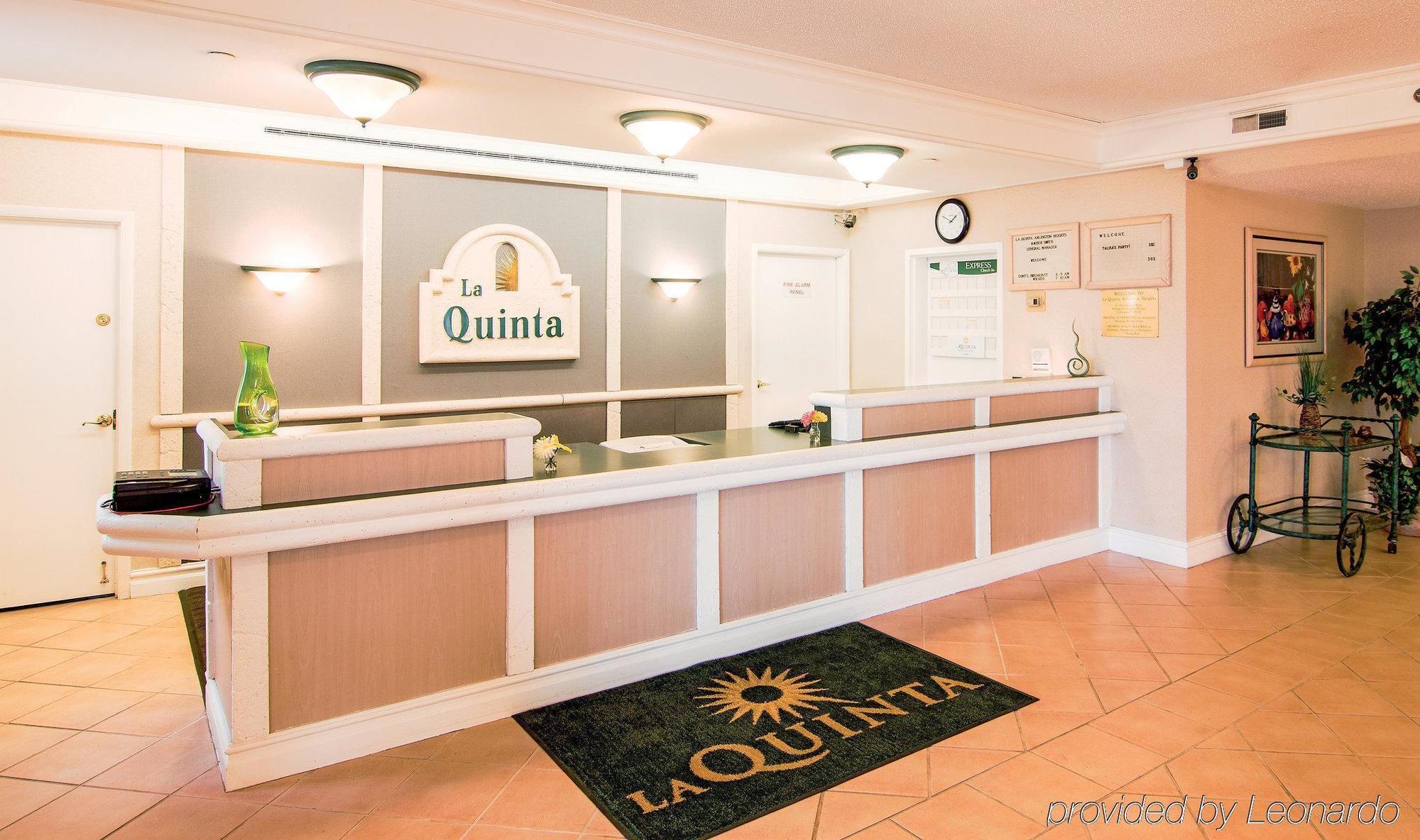 Days Inn & Suites By Wyndham Arlington Heights Dış mekan fotoğraf