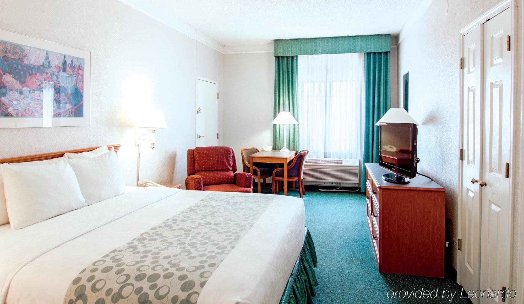 Days Inn & Suites By Wyndham Arlington Heights Dış mekan fotoğraf