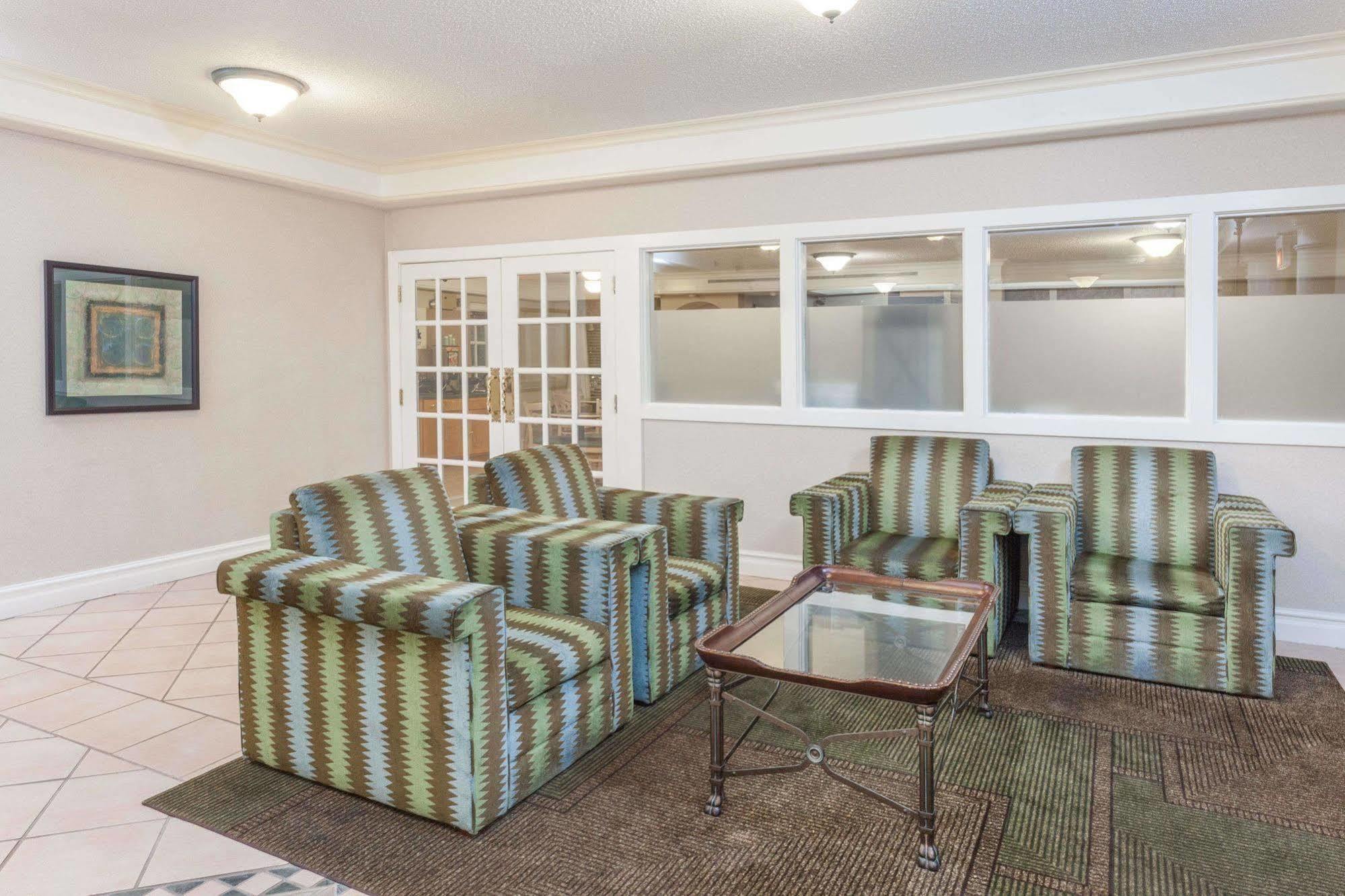 Days Inn & Suites By Wyndham Arlington Heights Dış mekan fotoğraf