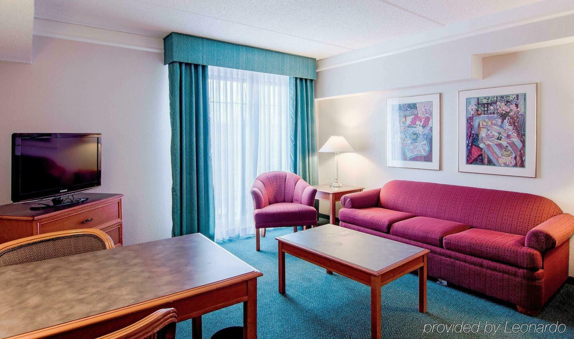 Days Inn & Suites By Wyndham Arlington Heights Dış mekan fotoğraf